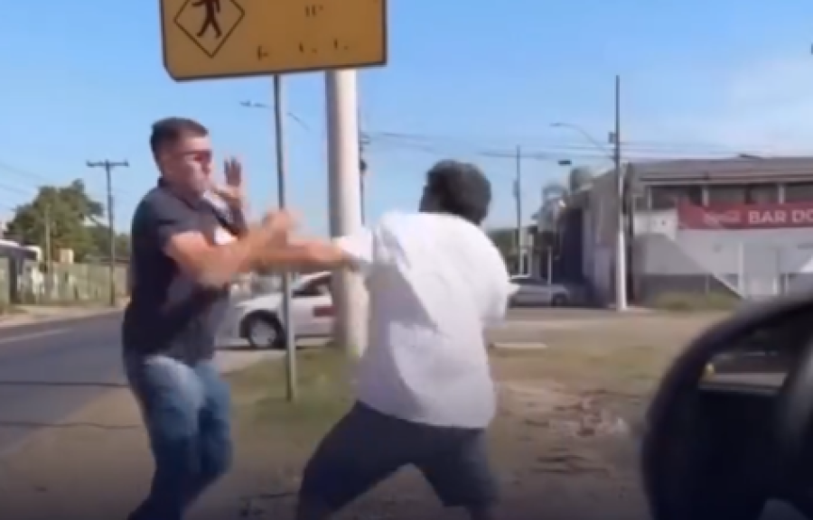[VÍDEO] Instrutor de autoescola é denunciado por agressão durante aula prática em Porto Alegre