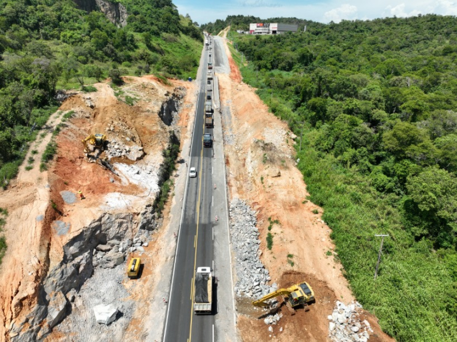 ViaOeste promove novo desmonte de rochas na Rodovia Lívio Tagliassachi em São Roque