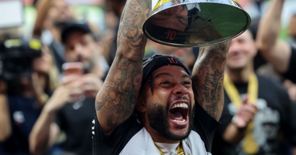 Memphis receberá R$ 4,7 mi do Corinthians por vitória na Supercopa