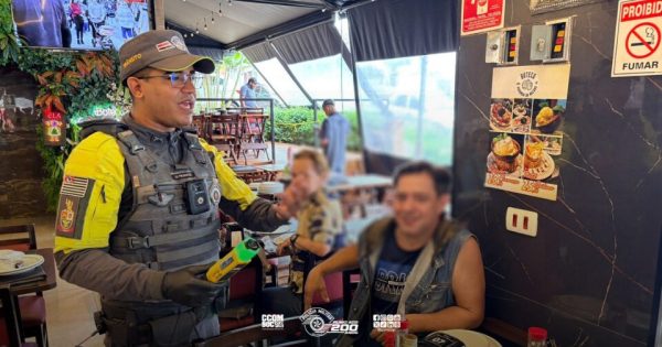 PM realiza campanha educativa de trânsito durante o carnaval em São Paulo